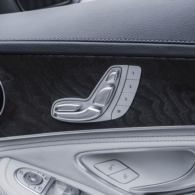 รหัสรถ 67GG678 Benz C300 ปี 2015 รุ่น Exclusive คือรถยนต์ C-Class (W205) 11