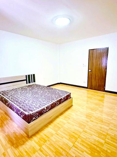 หลังสุดท้าย นิคมบางชัน 1.1 กม เสรีไทย 77-85 สวนสยาม100ม. MRT ราษฎร์พัฒนา ให้เช่าทาวน์โฮม 3 ชั้น 49 ตร.วา.200 ตร.ม. พร้อม 5