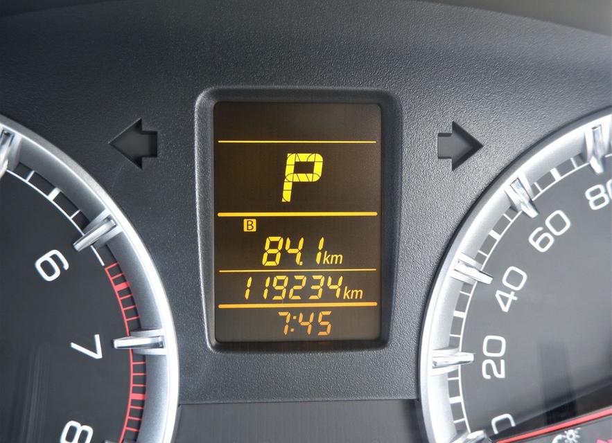 Suzuki Ertiga 1.4 GL ปี 2014 เกียร์ AT 11