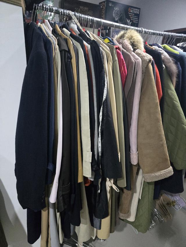 เสื้อฌค้ทมือสอง นำเข้าญี่ปุ่น ลด โละ เลิกกิจการ เทขายเหมา ราคาถูก สินค้ามีประมาณ500ตัว+ รูปย่อยที่ 3