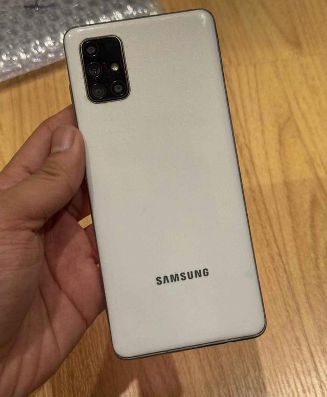 ขายโทรศัพท์รุ่น Samsung Galaxy A71 มือสอง