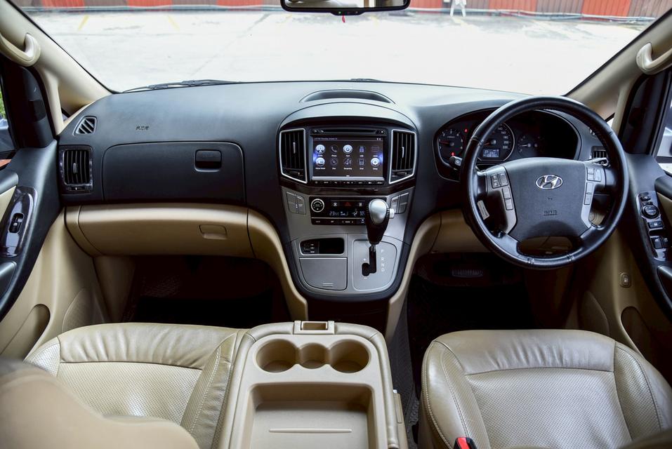รหัสรถ CBL2738 HYUNDAI H-1 2.5 Deluxe AT 2017 15