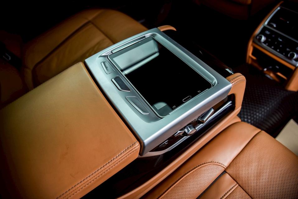 รหัสรถ CBL4242 BMW 730Ld 3.0 M Sport G12 AT 2019 15