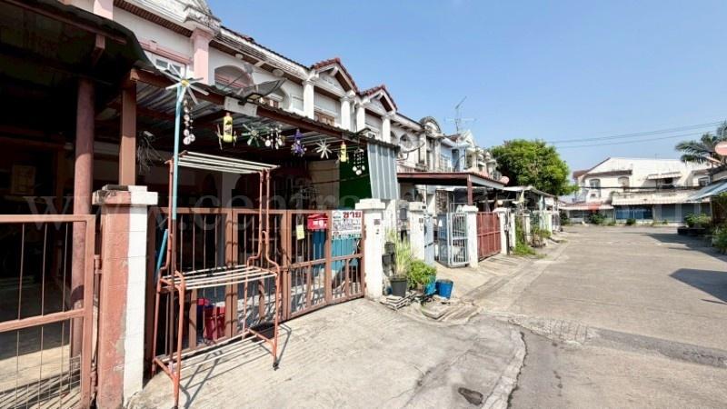 ทาวน์เฮ้าส์ นันทนา การ์เด้นท์ 2 ท่าอิฐ 3