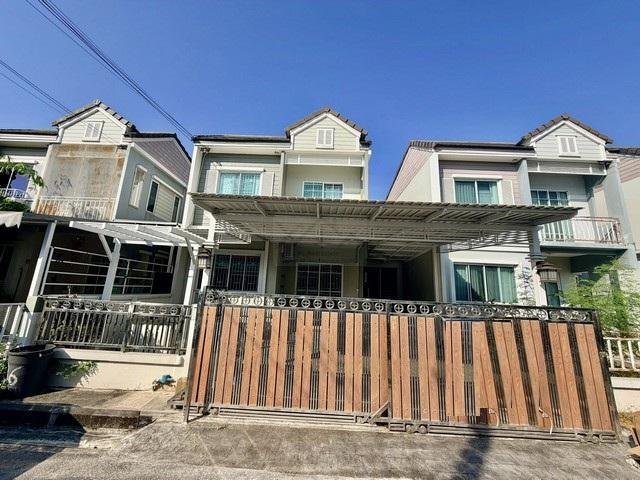 ให้เช่าทาวน์โฮม 2 ชั้น 140 ตร.ม. โครงการเดอะวิลเลจ บางนา กม. 10 ใกล้เมกะบางนา 1