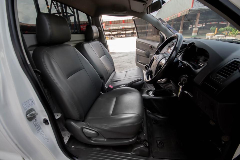 รูป 2013/14 Toyota Hilux Vigo 2.5 J a Single Cab ดีเซล เกียร์ธรรมดา  สีขาว 4