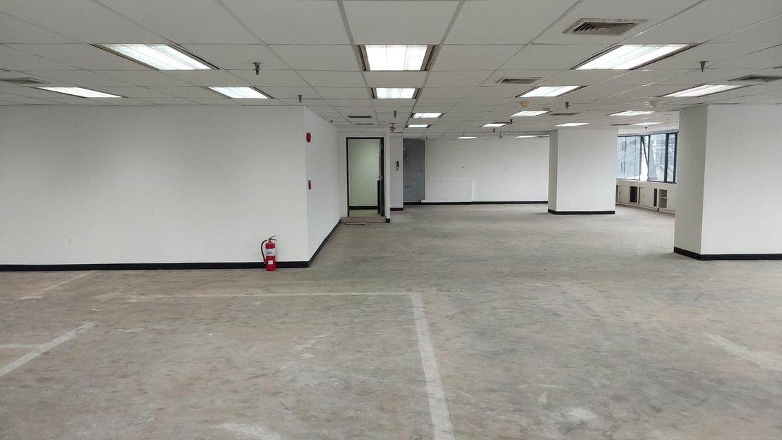 ขาย Prime Office ชั้น 3 วิวสวนเบญจกิตติ บนอาคารโอเชี่ยน ทาวเวอร์ 1 ทำเลดี เดินทางสะดวก 3