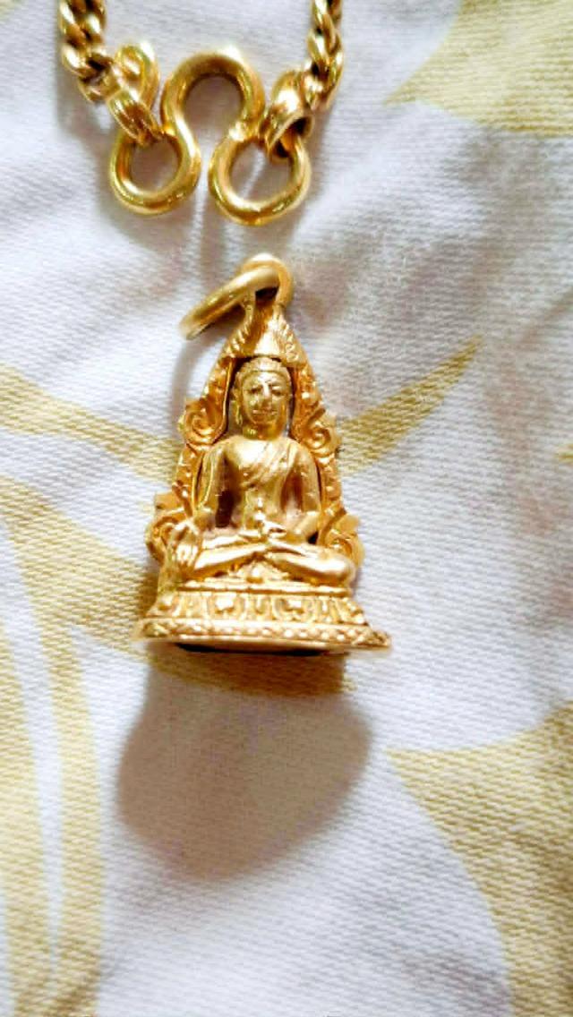 ชุดมงคลทองคำล้ำค่า: พระชัยวัฒน์ วชิรมงกุฏ (ปี ๒๕๑๑) + สร้อยพุทธมงคล