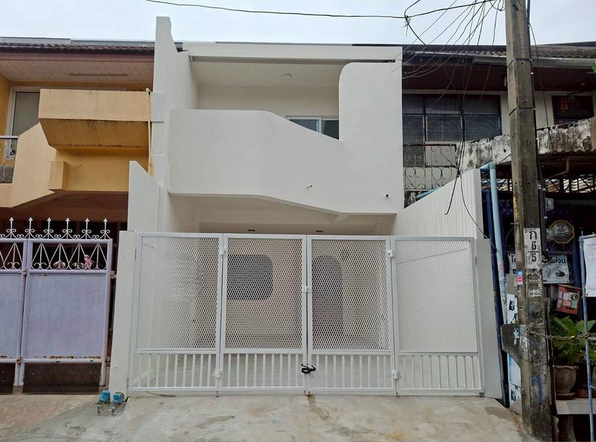 ขายทาวน์เฮ้าส์ 2 ชั้น ซอยอุดมสุข 47 รีโนเวทใหม่ทั้งหลังพร้อมอยู่ (N.1925) 1