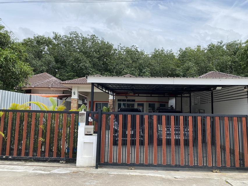 🏠 ขายบ้านเดี่ยว 1 ชั้น (2 ห้องนอน 2 ห้องน้ำ) เนื้อที่ 66 ตร.ว. โซนปลวกแดง ระยอง จอดรถได้ 4 คัน เจ้าของขายเอง 1