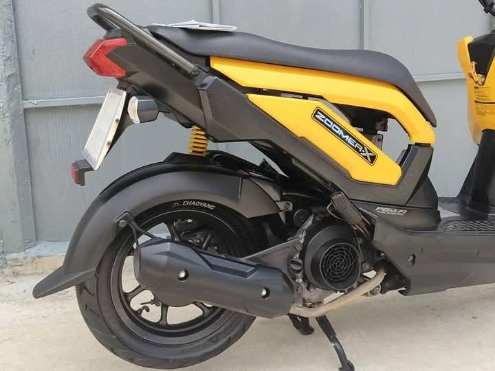 Honda Zoomer X สีเหลือง 9