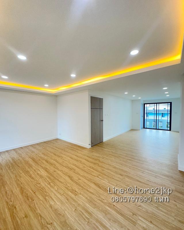 ทาวน์โฮม 4 ชั้น ลาดพร้าว 110 ทาวน์โฮมดีไซน์โมเดิร์น ทำเลลาดพร้าว 9