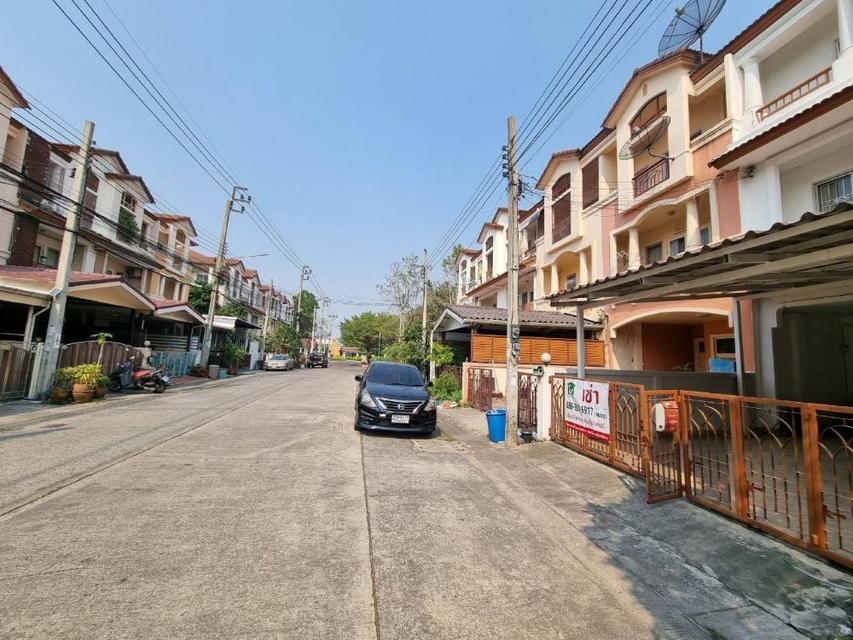 ให้เช่าทาวน์โฮม 3 ชั้น The Balcony Home อุดมสุข - ซ.เฉลิมพระเกียรติ ร.9 เฟอร์ฯครบ พร้อมเข้าอยู่ ใกล้ Mega Bangna 11