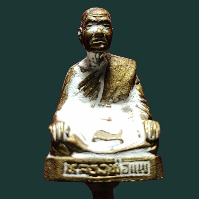 รูปหล่อ หลวงพ่อแพ วัดบางแคน้อย สมุทรสงคราม