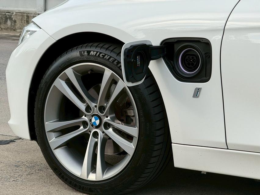 รหัสรถ PBG9999 BMW 330e Plug-in Hybrid ปี 2017 รูปที่ 6