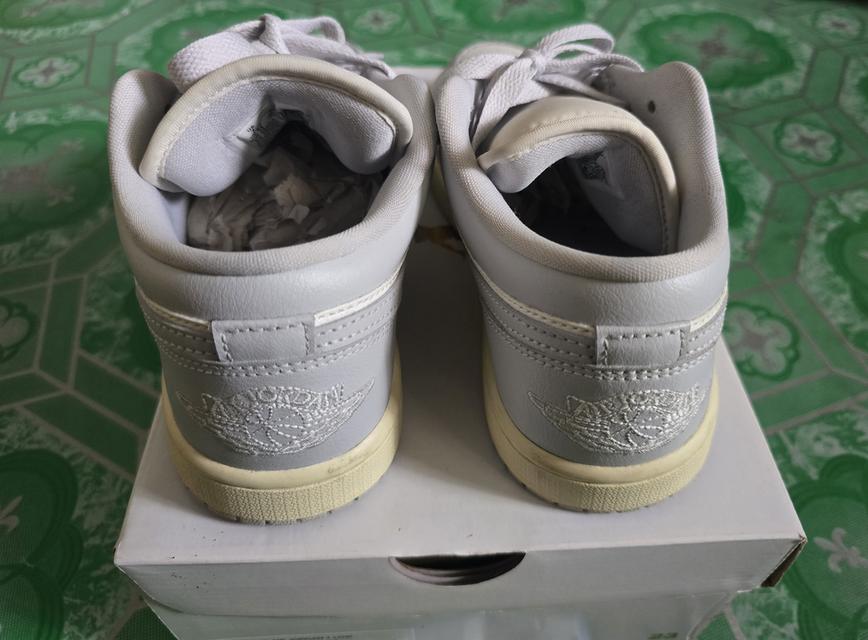 รองเท้า ไนกี้ Air jordan 1 low สีเทาขาว 3