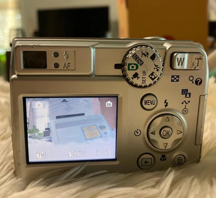 กล้องดิจิตอลเก่า Nikon Coolpix 7600 2