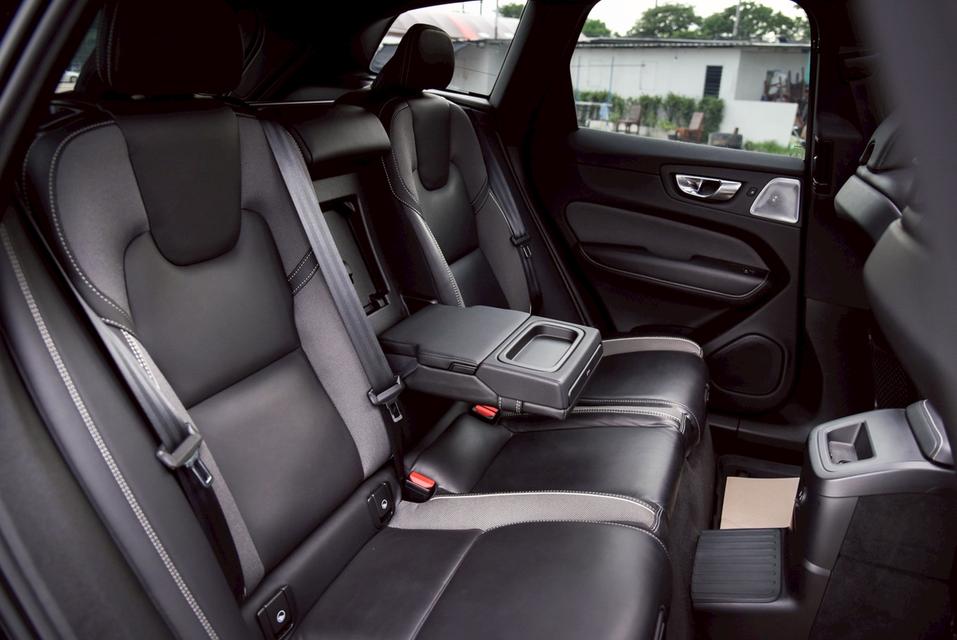 รหัสรถ CBL6771 VOLVO XC60 T8 Recharge AWD R-Design (Plug-in Hybrid) AT 2021 8