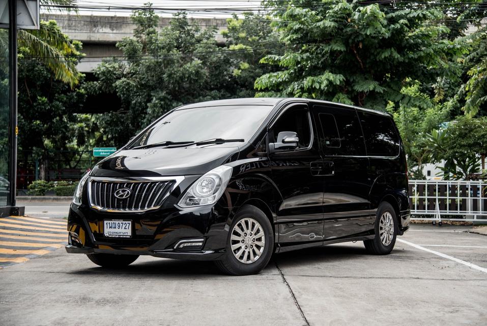 #สาขาเลียบด่วนรามอินทรา✨ ตัว TOP 🔥New ARRIVAL รถครอบครัว 11 ที่นั่งยอดฮิต เครื่อง 2.5 ดีเซลHyundai H-1 2.5 Deluxe 2018ไมล์ 55,xxx km.