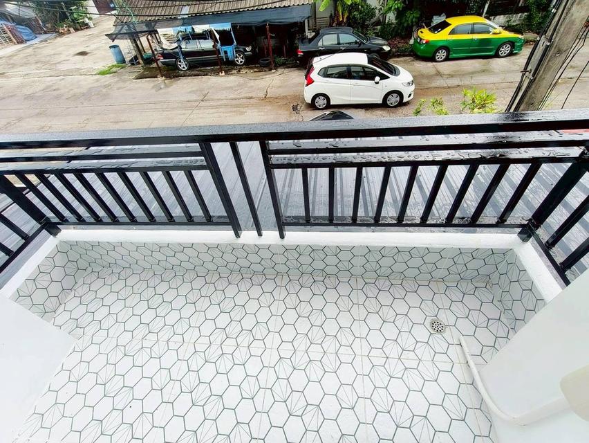 ทาวน์เฮาส์รีโนเวทใหม่ หมู่บ้าน KC รามอินทรา 2 | รหัส ST002 📍 ถนนเมน ทำเลค้าขาย เยื้องซอย 12 ในโครงการ 💥 หลังบ้านวิวธรรมชาติ 🍀 19