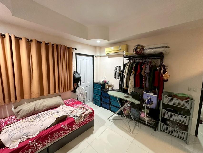 หมู่บ้านสิชล ถนนกาญจนาภิเษก เขตบางแค ทาวน์เฮ้าส์ 3 ชั้น 28 ตร.วา หน้ากว้าง 6 เมตร 4 นอน 3 น้ำ 7
