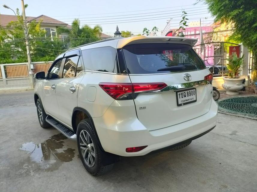 Toyota Fortuner 2.8  V 4WD SUV AT  ปี 2020 5