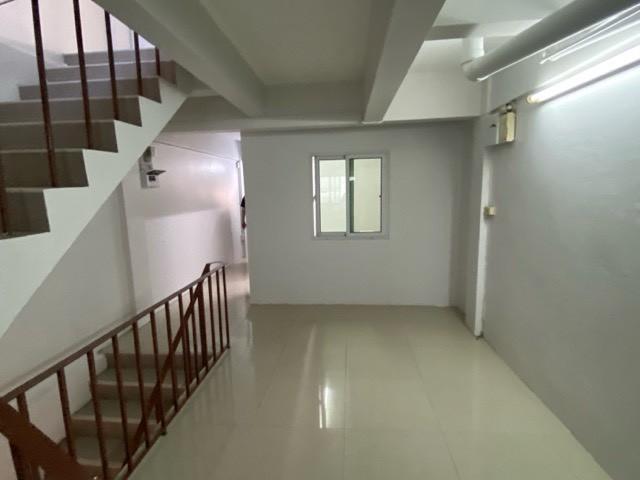 ให้เช่าอาคารพานิชย์ 4.5ชั้น รีโนเวทใหม่ ซอยพระรามเก้า 33 ใกล้จุดขึ้นลงทางด่วน ใกล้เดอะไนน์ พระราม 9 มอเตอร์เวย์ เหมาะทำนักงานเก็บสินค้าพักอาศัย 3