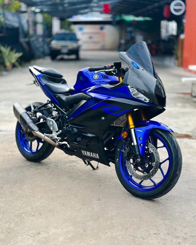 YZF - R 3