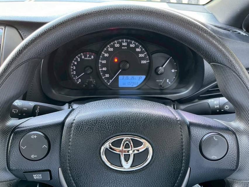 Toyota  Yaris entry +ติดlpg auto ปี 2022 รูปที่ 5