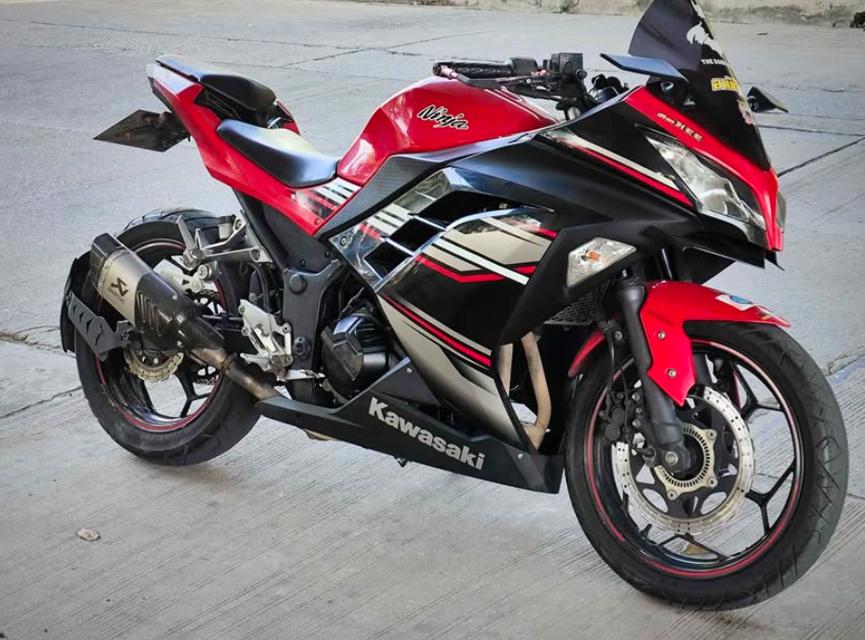 Kawasaki Ninja สีแดง 2