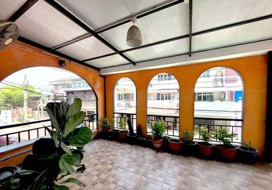 ขายทาวน์โฮม 3 ชั้น หลังกลางสว่าง สดใส พื้นที่ 21 ตร.วา 4 ห้องนอน 3 ห้องน้ำ 2 ที่จอดรถ 8