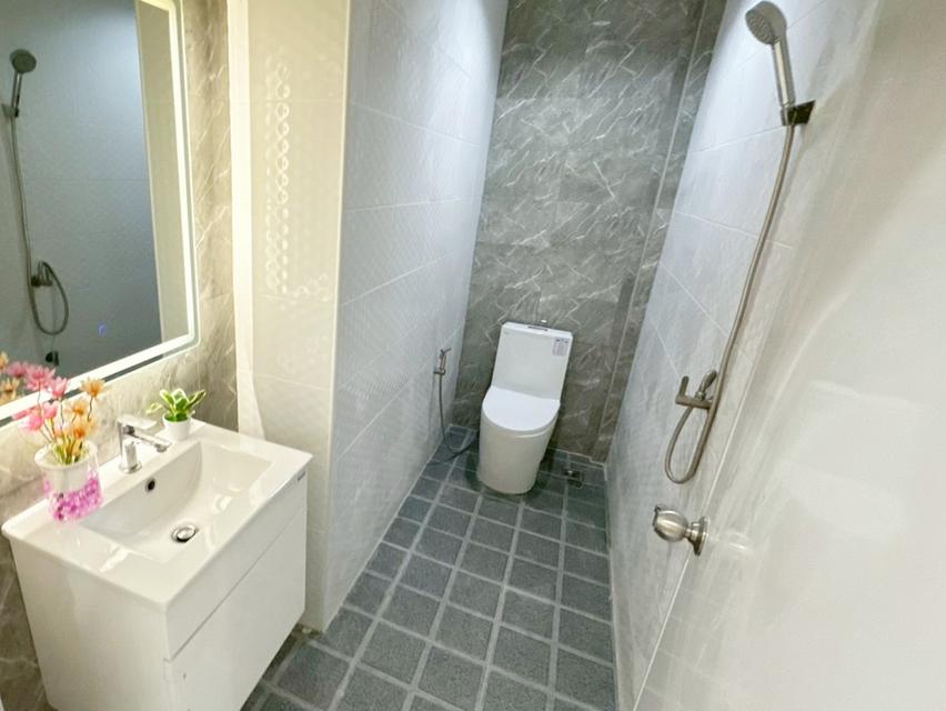 ทาวน์เฮ้าส์ 2 ชั้น 4 นอน 20 วา ม. วรารักษ์ เลียบคลองสอง 27 คลองสามวา ต่อเติมโรงจอดรถ +ต่อเติมครัว แต่งใหม่ พร้อมอยู่ ยื่นกู้ฟรี 7
