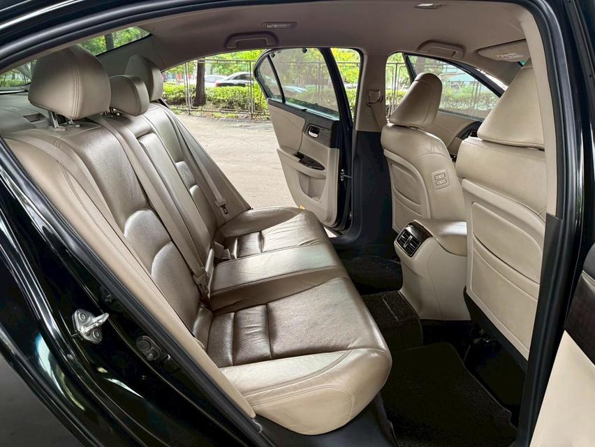 ขายรถ Honda Accord 2.0 EL AT ปี 2014 มือเดียว สภาพดี 15