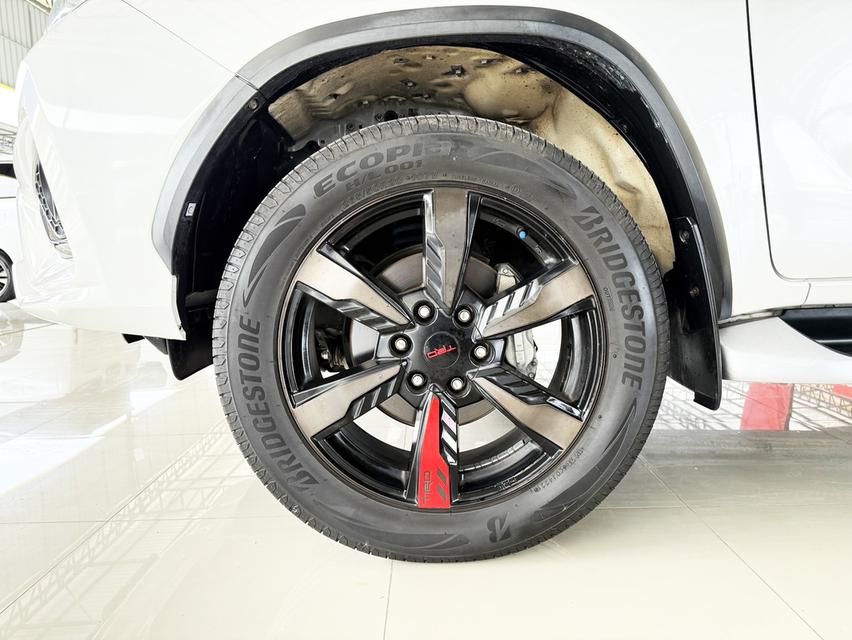  Toyota Fortuner 2.8 TRD Sportivo (ปี 2019) SUV AT - 2WD 15