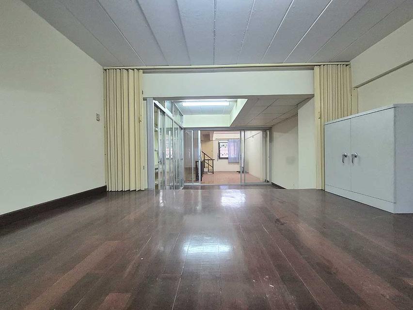 ให้เช่าตึก 4.5 ชั้น พหลโยธิน 54/4 แยก 3 10