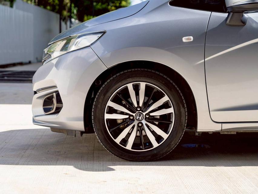 Honda Jazz 1.5V ปี 2018 รถสวย