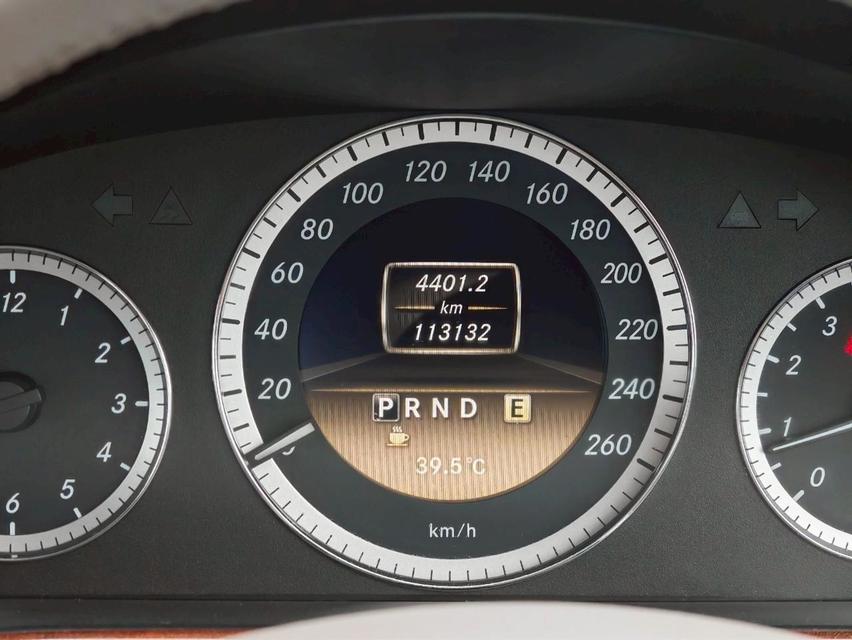 BENZ  E200 CGI 1.8 W212 5