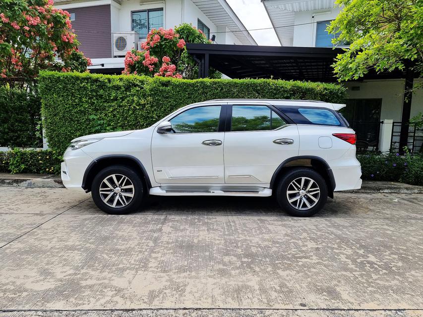 Toyota Fortuner 2.8 V (ปี 2015) SUV AT 3