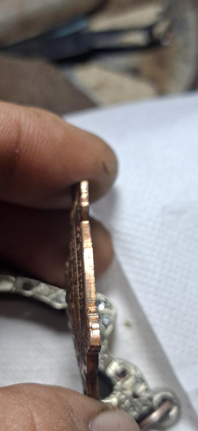 หลวงพ่อหลิว รุ่นสุขใจ บ.บอล น.ทองแดง 11