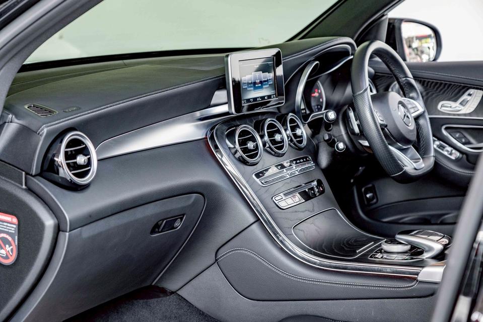 รหัสรถ NP160 รุ่นรถ : BENZ GLC250D AMG DYNAMIC 4MATICปีรถ : 2018 11