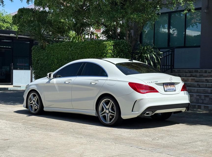 2016 BENZ CLA250 AMG DYNAMIC รถมือเดียวออกป้ายแดง รถวิ่งน้อยเพียง 90,000 กม เข้าศูนย์ตลอด รถไม่เคยมีอุบัติเหตุครับ รูปที่ 6