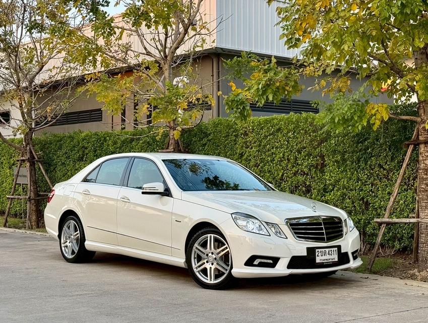 รหัสรถ AP4311 Mercedes-Benz #e200 #w212  ปี 2012 ชุดแต่ง AMG รอบคันจากโรงงาน สีขาว 