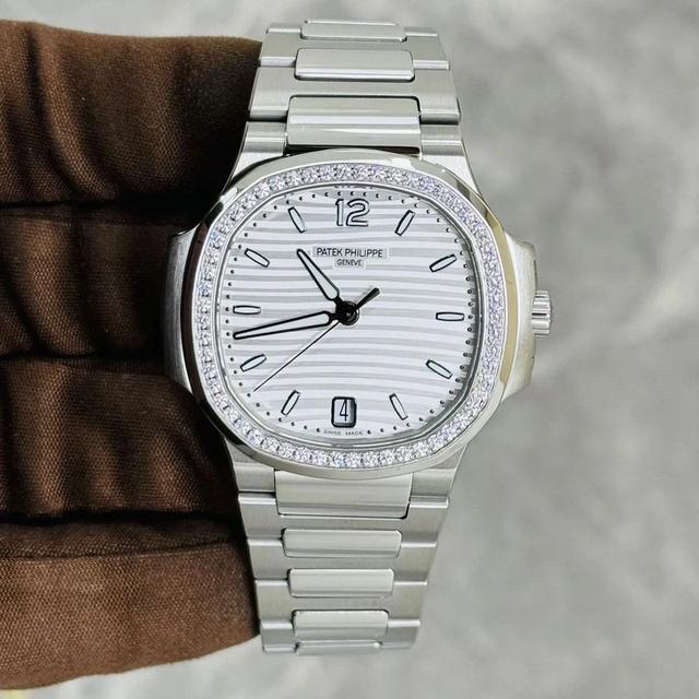 PATEK PHILIPPE Nautilus 7118/1200A-010