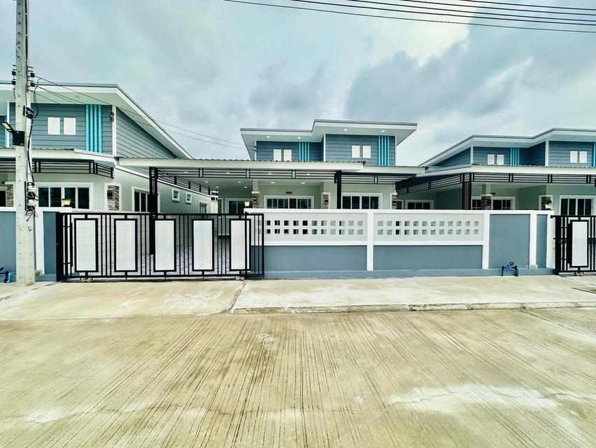 หมู่บ้านฉัตรไพลิน  ลาดหลุมแก้ว 1