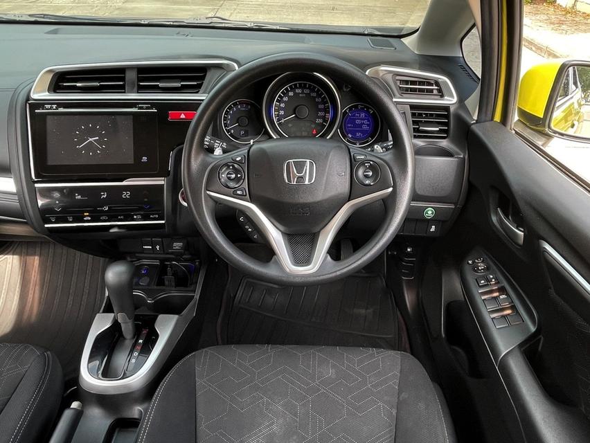 HONDA JAZZ GK 1.5 SV ปี 2014 เกียร์AUTO สภาพนางฟ้า