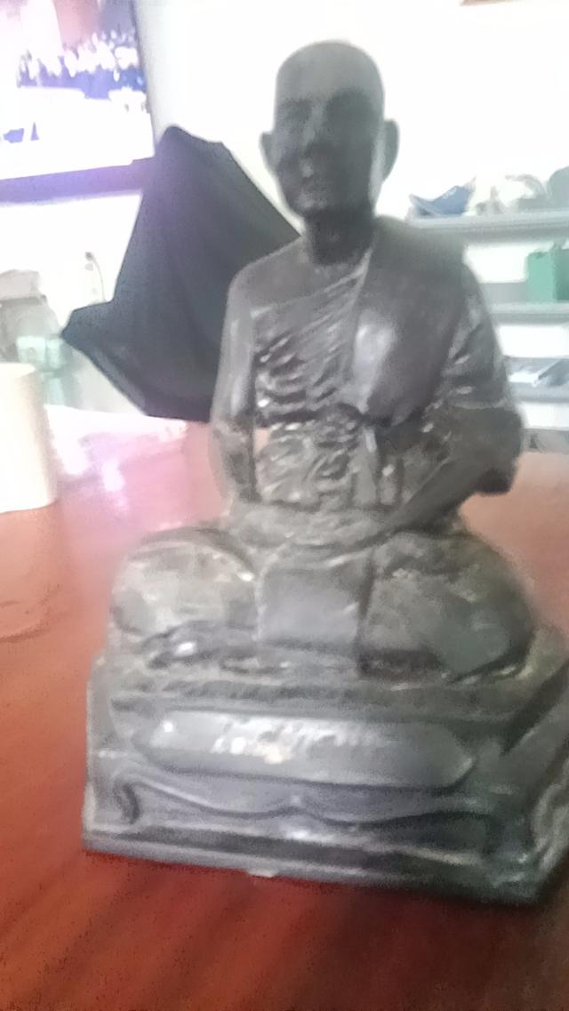 หลวงพ่อเพิ่ม วัดสรรเพชร รุ่นสร้างเขื่อน(รุ่นแรก) 5 นิ้ว  5,500