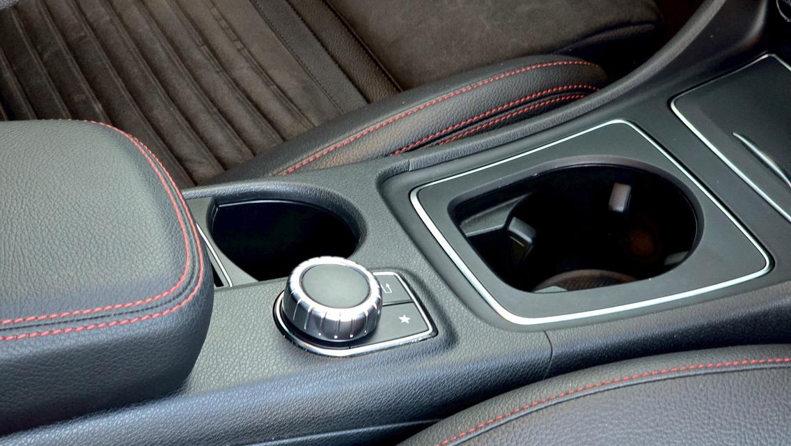 2020 Mercedes Benz GLA250 AMG " Facelift " รูปที่ 9