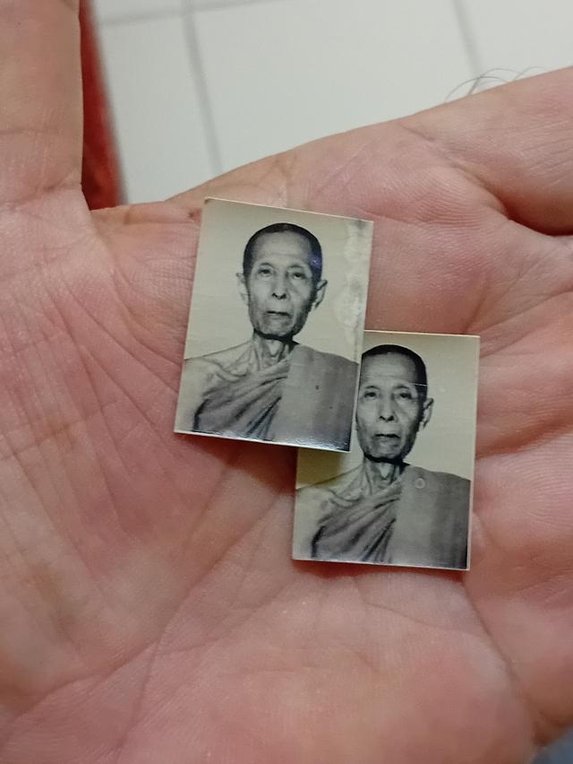 รูปถ่ายหนังไก่หลวงปู่โต๊จำนวน2ใบ ปี22 วัดประดู่ฉิมพลี กรุวเทพ
