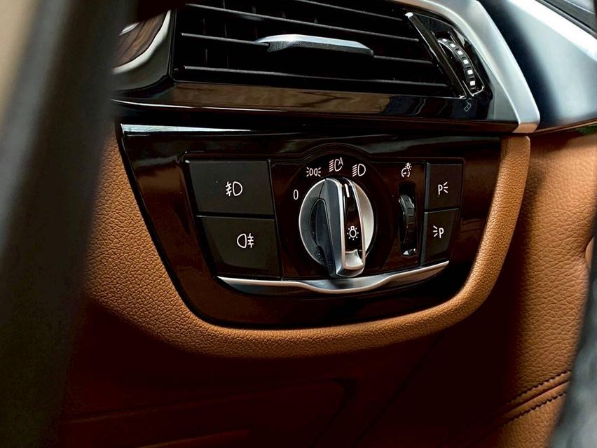 BMW 530e Luxury 2018 ใช้น้อยมาก 23,500 โล สภาพสวยใหม่มากๆ คุ้มจริงๆครับ 14