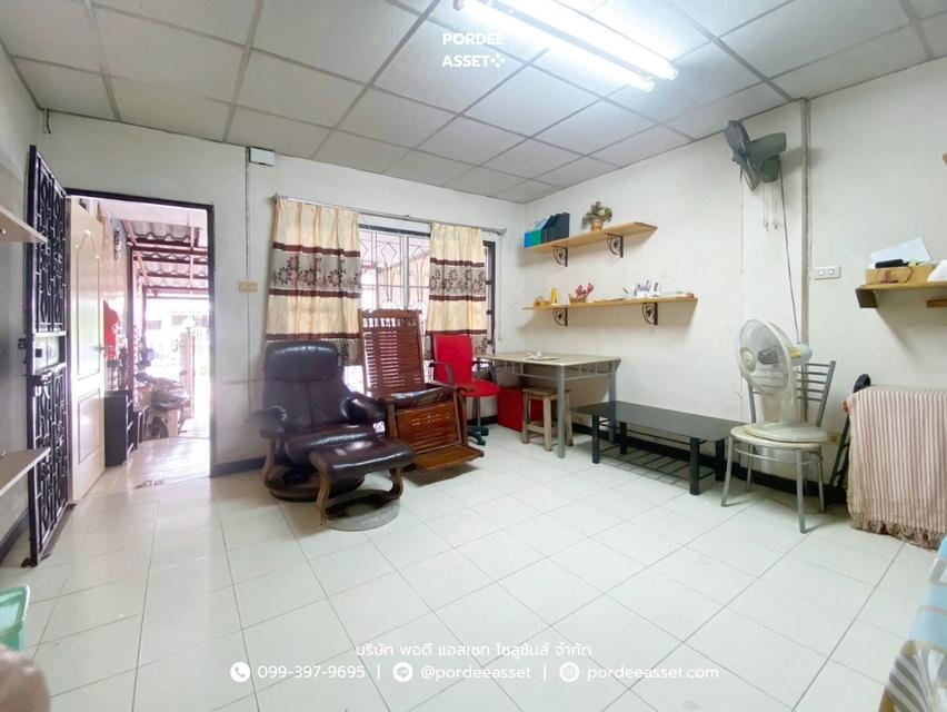 ทาวน์เฮ้าส์ 3 ชั้น หมู่บ้านลัลลี่วิลล์ ลำลูกกา-คลอง 1 ซอยบุญคุ้ม ปทุมธานี : Lully Ville Lumlukka Khlong1